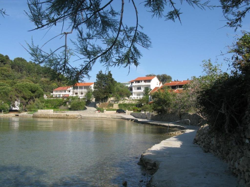 Apartment Riko - Accomodation "With" The Adriatic Sea Kampor Eksteriør billede