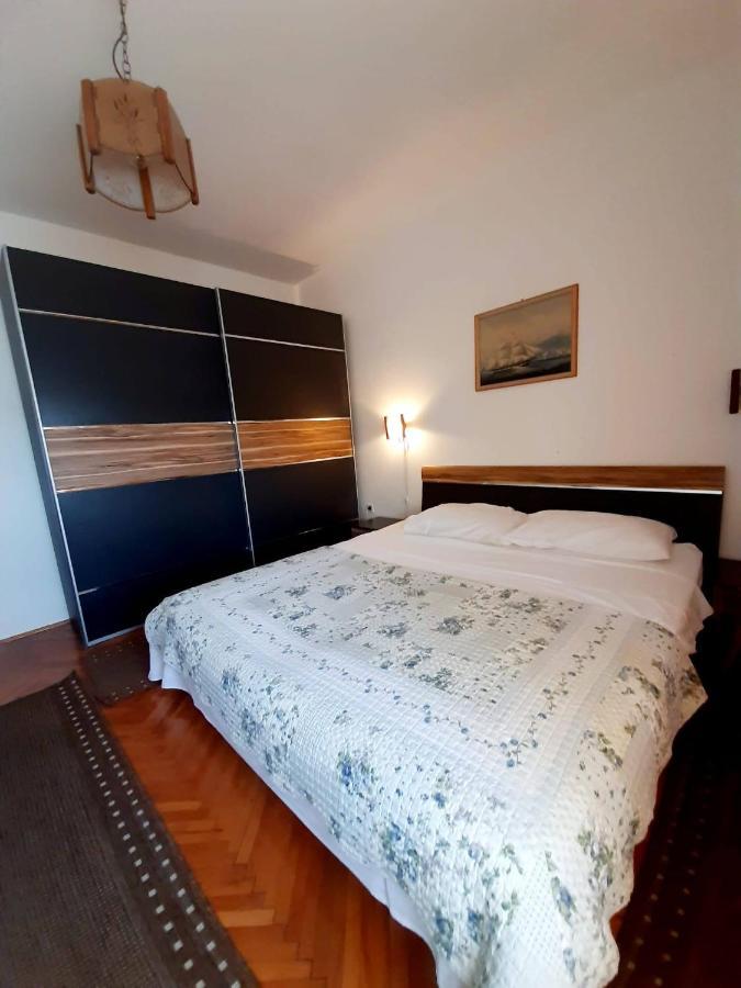 Apartment Riko - Accomodation "With" The Adriatic Sea Kampor Eksteriør billede